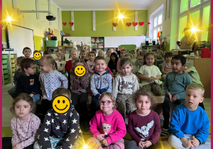 Dzieci oglądają przedstawienie