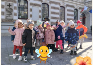 Pszczółki spacerują